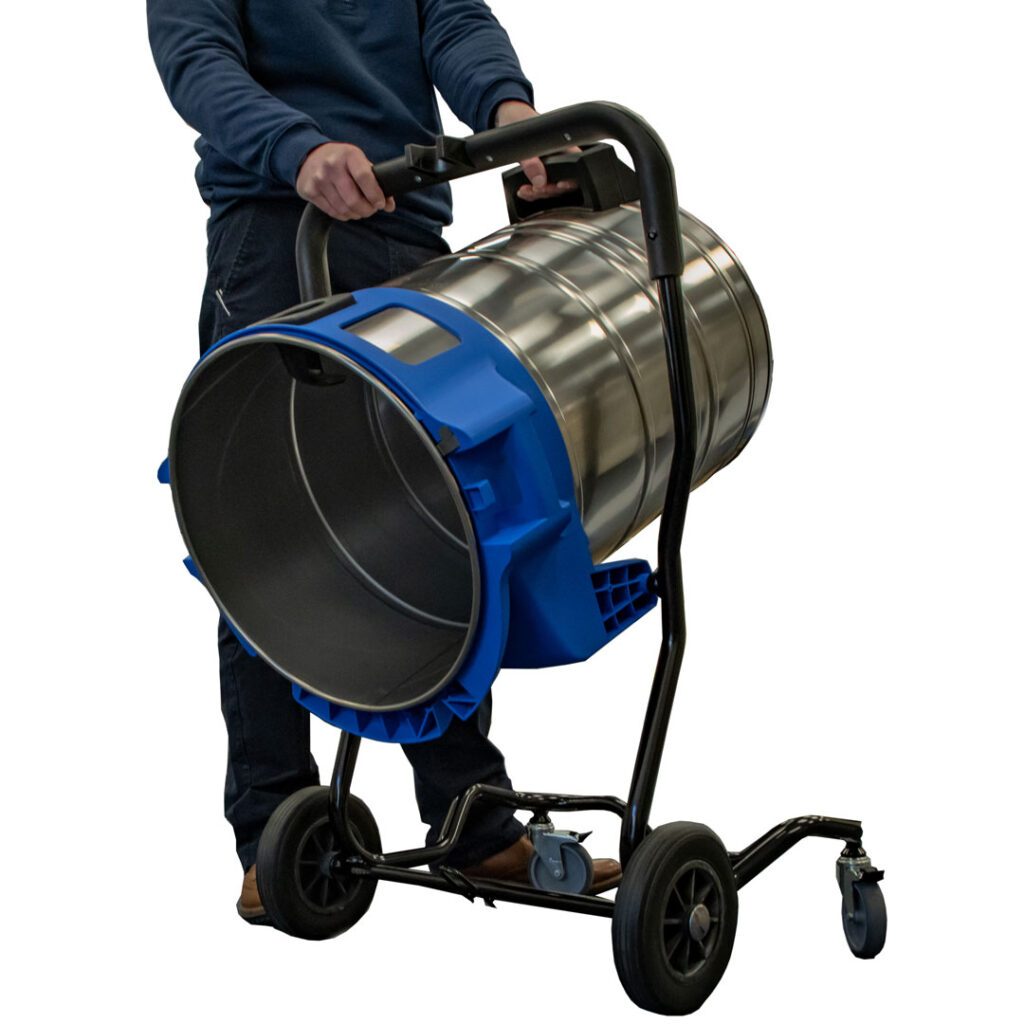 emptying the 70ltr guttervac vacuum