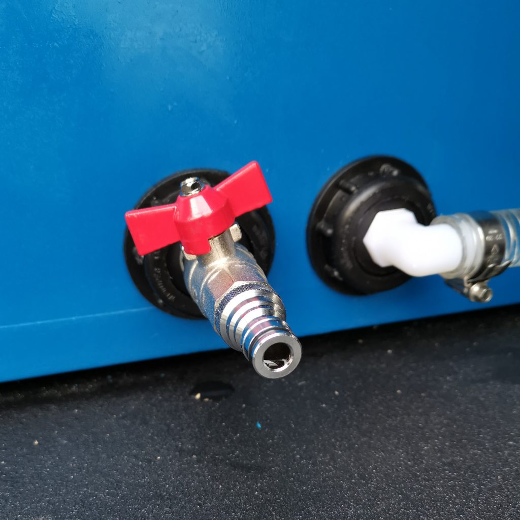 Streamline vehicle with High Reach Pressure Window Cleaning Equipment