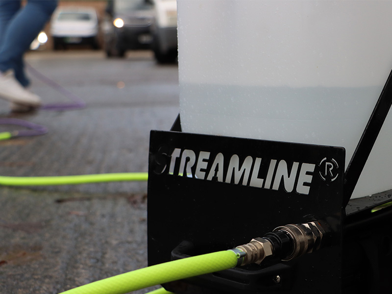 Streamflo 25 front panel close up hi viz hose streamline