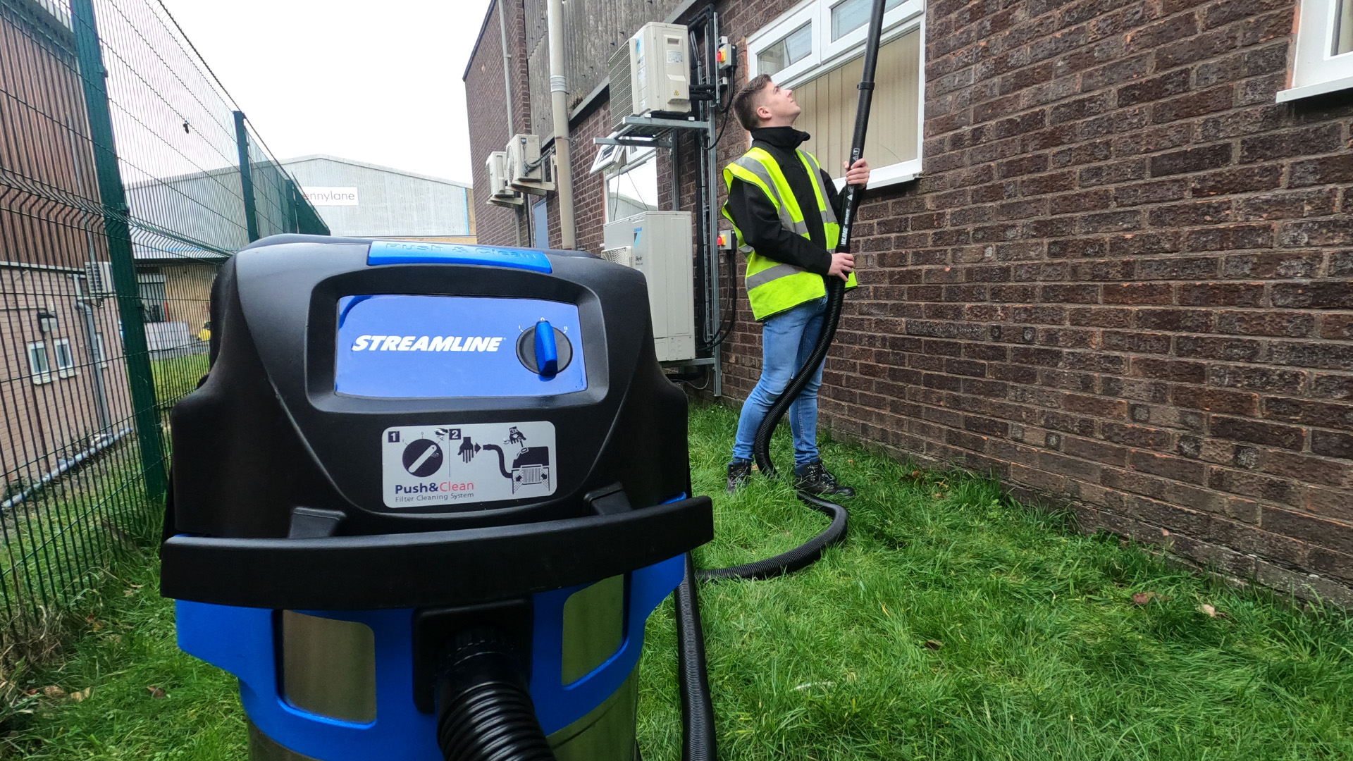 the streamvac 70 litre in action